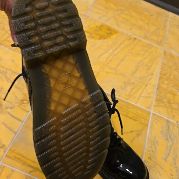 Dr Martens Airwair Boots - Picture 4 of 8